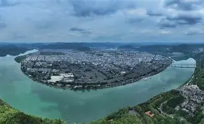 阆中版小苹果开拍(阆中古城特产有哪些)-第2张图片-有道翻译官网